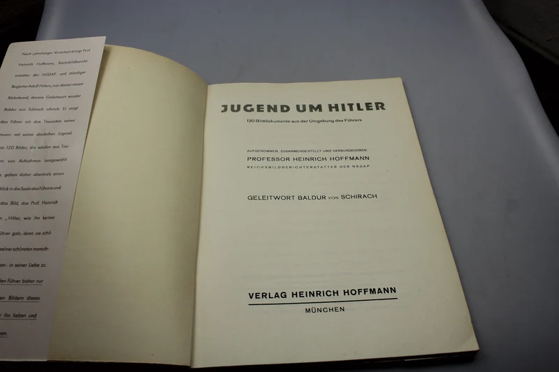„Jugend um Hitler“ – H. Hoffmann