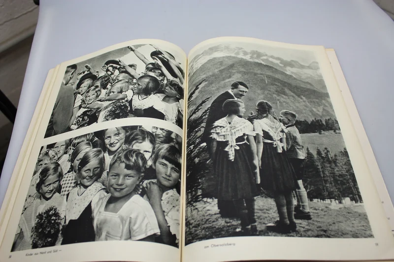 „Jugend um Hitler“ – H. Hoffmann