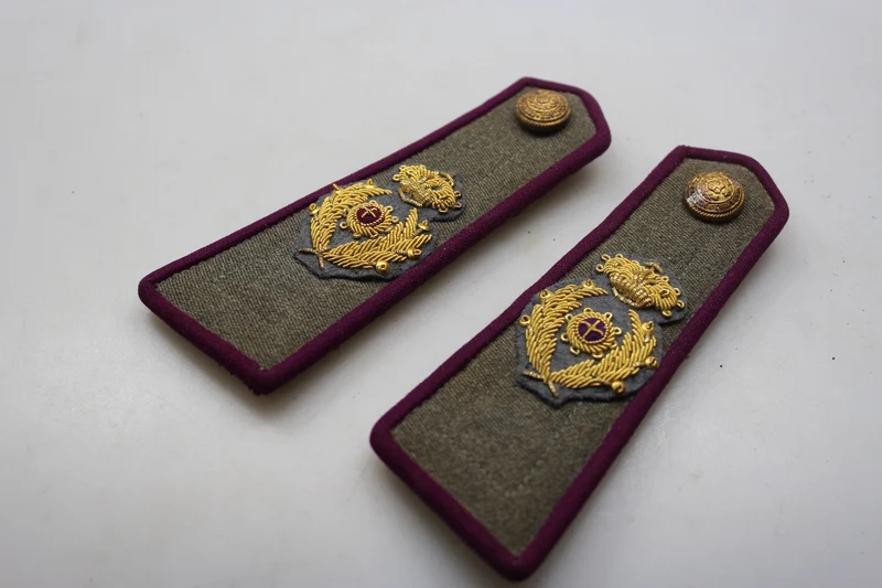 Paar M.34-Schultergurte für REI-Kommissariatsoffiziere, 2. Weltkrieg