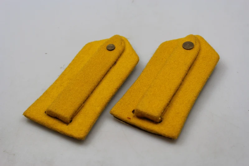 Schulterpolster M.34 mit goldener Platte