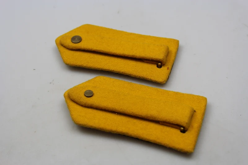 Schulterpolster M.34 mit goldener Platte