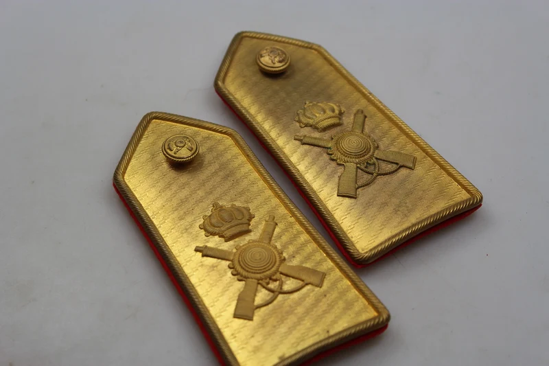 Schulterpolster M.34 mit goldener Platte