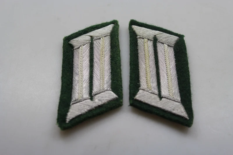 Repro Paar Infanterie Offiziersabzeichen WH WW 2