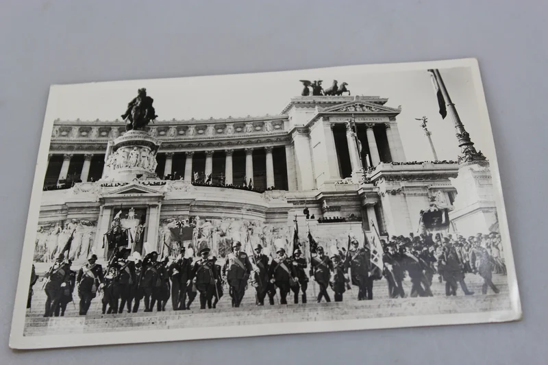 Fotoagentur „Istituto Luce“ König Vittorio Emanuele III°