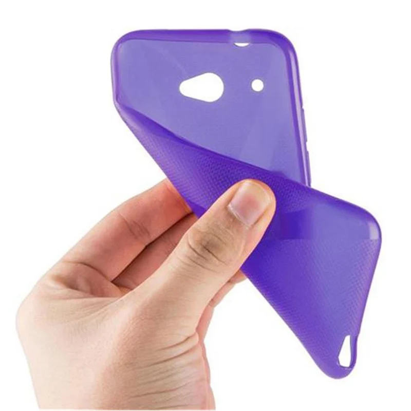 Cadorabo Hülle kompatibel mit HTC Desire 601 Schutzhülle aus flexiblem TPU Silikon