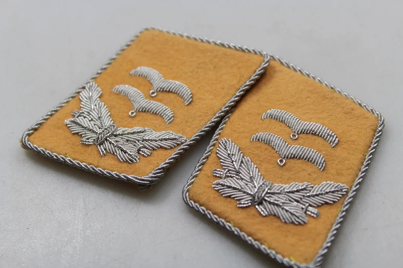 Paar Abzeichen für Leutnants der Luftwaffe im Flieger-/Fallschirmdienst