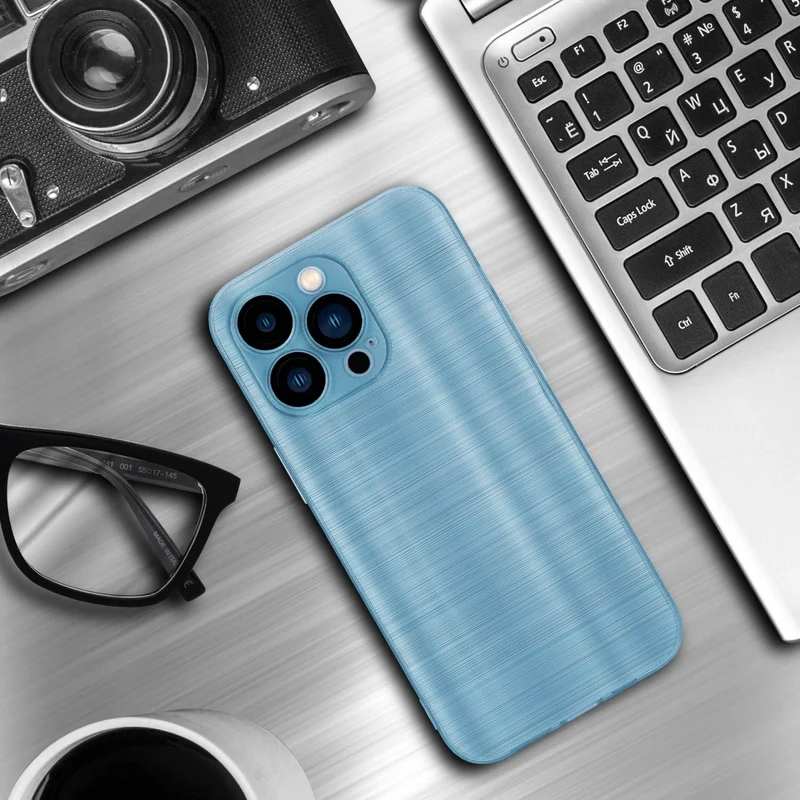 Cadorabo Hülle kompatibel mit Apple iPhone 13 PRO TPU Silikon Case Cover