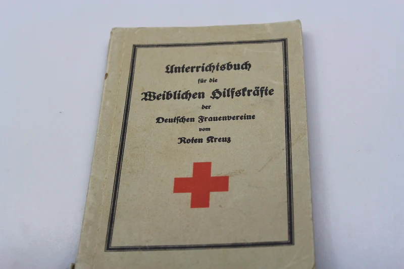 DRK-Farbillustriertes Handbuch – 1937
