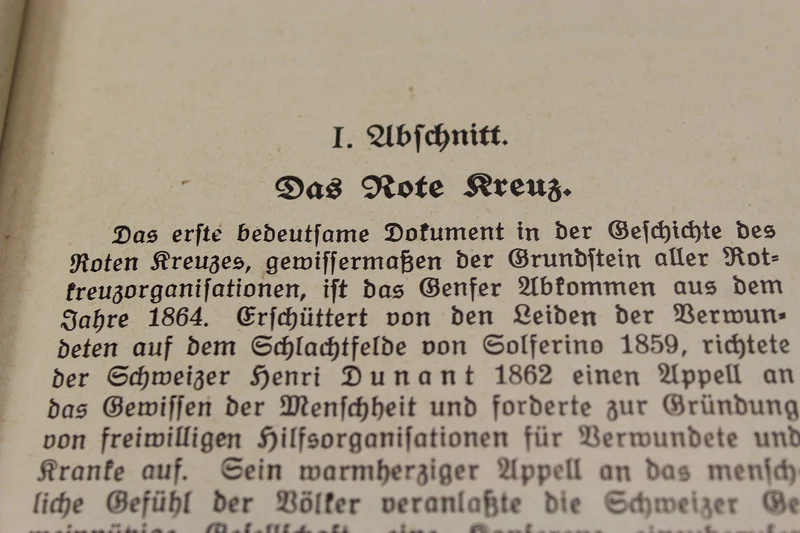 DRK-Farbillustriertes Handbuch – 1937