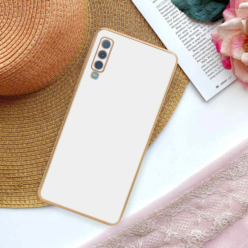 Cadorabo Hülle kompatibel mit Samsung Galaxy A7 2018 TPU Silikon Case Cover