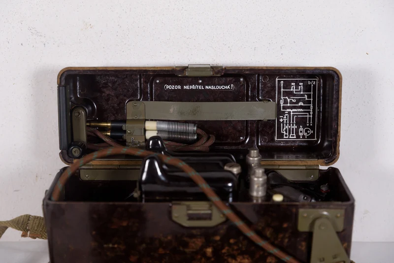 Feldtelefon TP-25 - Tschechische Armee 50er/60er Jahre