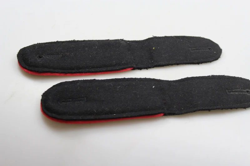 Repro-Paar Schulterpolster für Panzertruppen aus dem 2. Weltkrieg