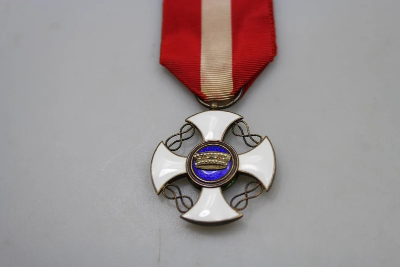 Ritterkreuz des Ordens der Krone von Italien mit Urkunde