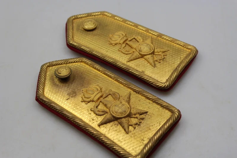 M.34-Schulterpolster mit WW2-Goldplatte