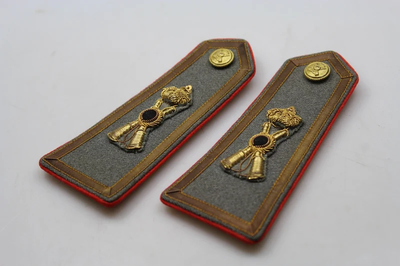 Paar M.34 Officer REI WW 2 Schulterpolster