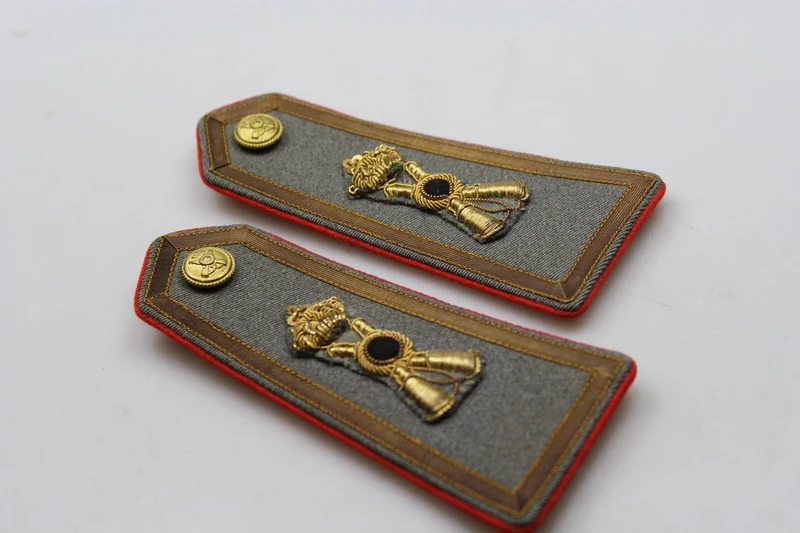 Paar M.34 Officer REI WW 2 Schulterpolster