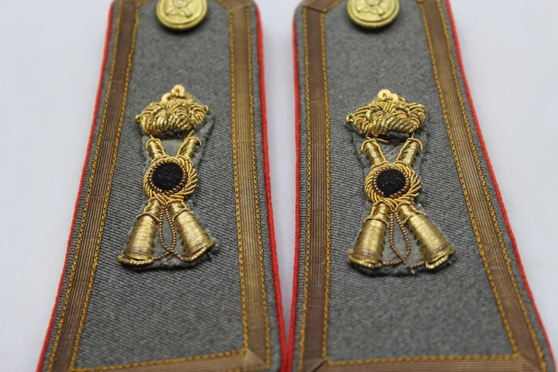 Paar M.34 Officer REI WW 2 Schulterpolster