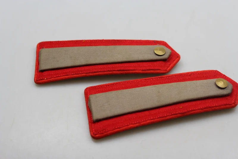 Paar M.34 Officer REI WW 2 Schulterpolster