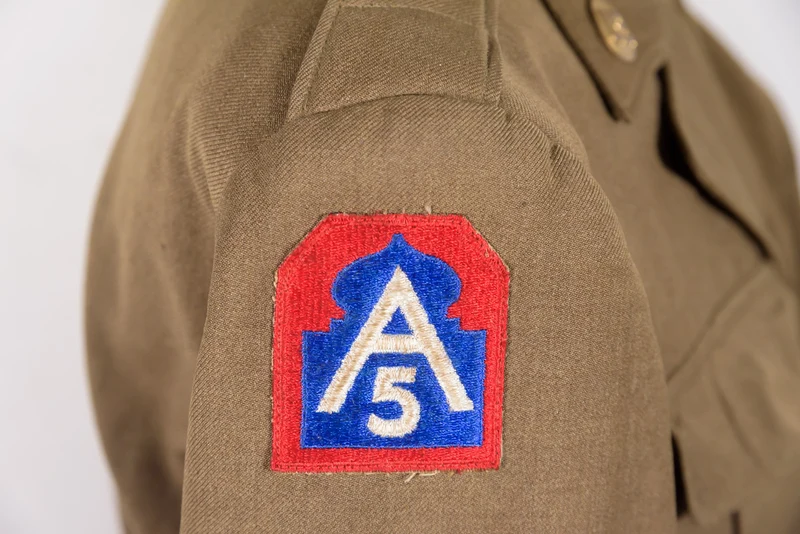 US Army "Ike" WW 2 Jacke mit "Berlin Occupation" Patch