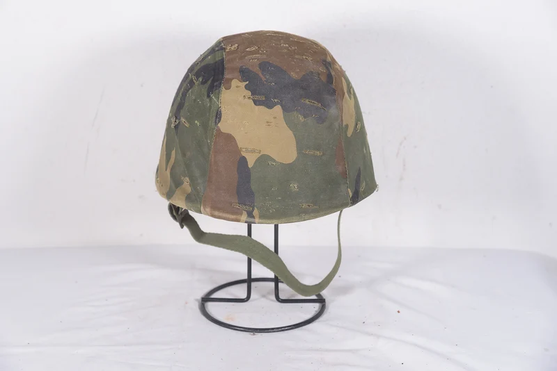 M.33 EI-Helm aus den 80er/90er Jahren