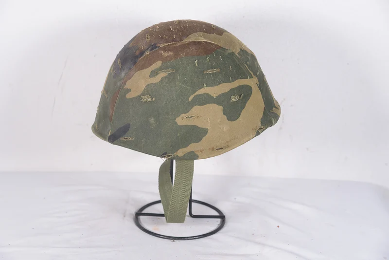 M.33 EI-Helm aus den 80er/90er Jahren