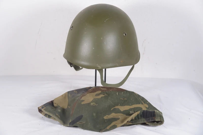 M.33 EI-Helm aus den 80er/90er Jahren