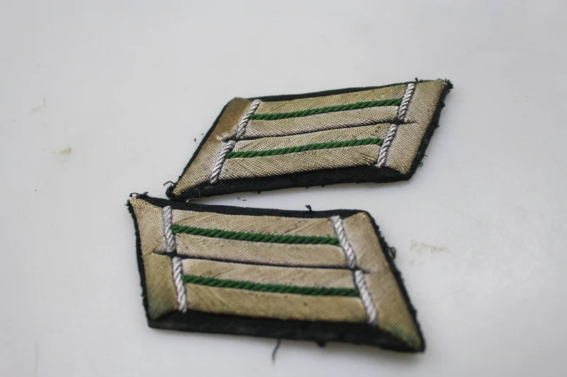 Paar Offiziersabzeichen der Gebirgsjäger aus dem 2. Weltkrieg