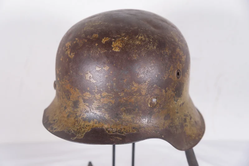 Helm M.42 in „Südfront“-Tarnung