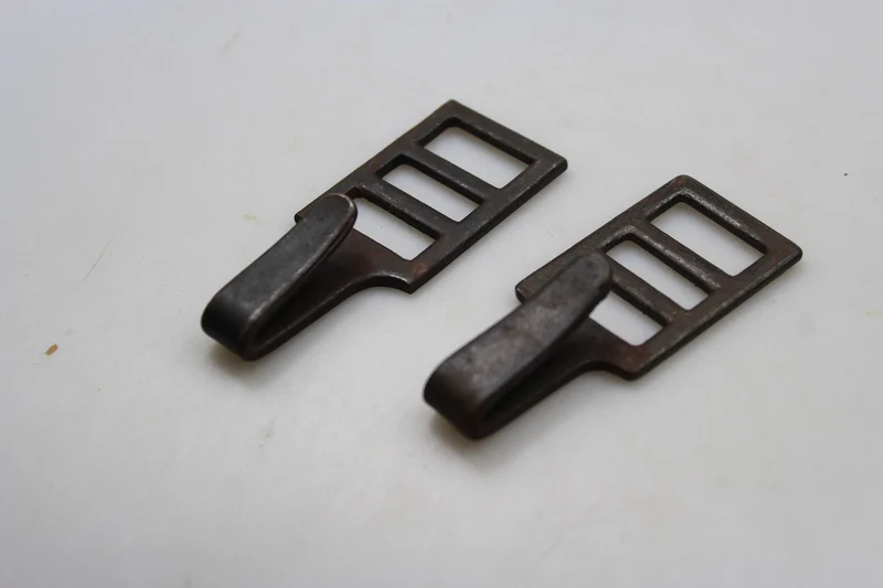 Paar Metallhaken für REI WW 2 Truppenschultergurte