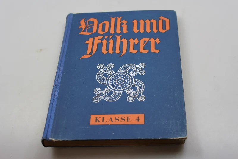 „Volk und Führer“ – Klasse 4 – 1941
