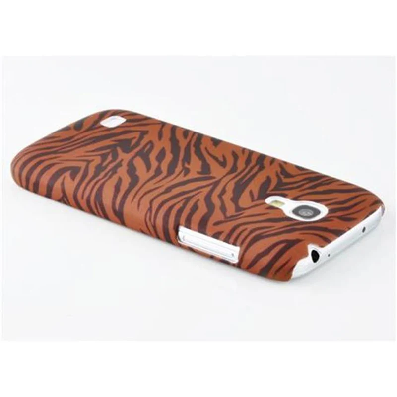 Cadorabo Hülle kompatibel mit Samsung Galaxy S4 MINI mit BROWN TIGER Aufdruck - Hard Case Schutzhülle im trendigen Design