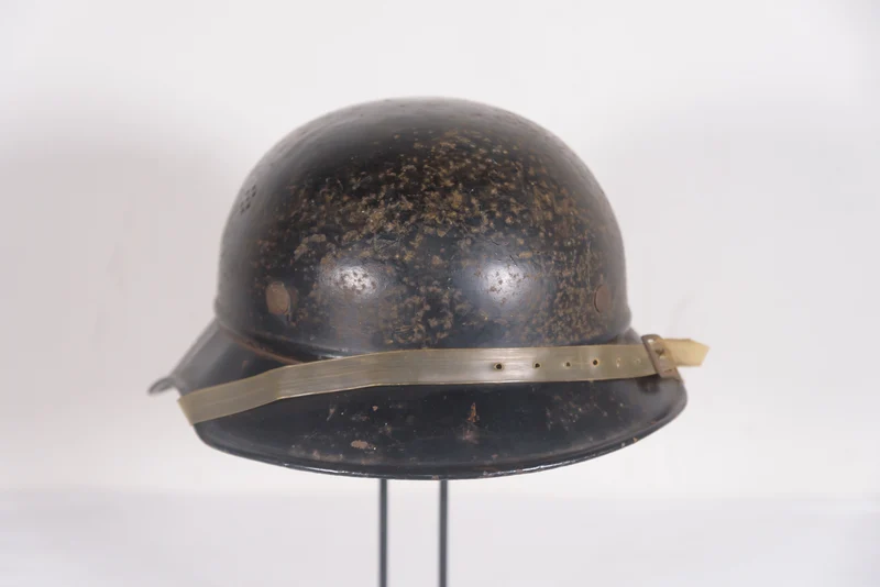 Gladiator-Luftschutzhelm 1944/45