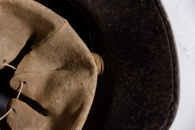 Gladiator-Luftschutzhelm 1944/45