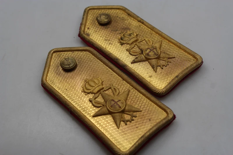 M.34-Schulterpolster mit WW2-Goldplatte