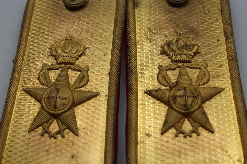 M.34-Schulterpolster mit WW2-Goldplatte