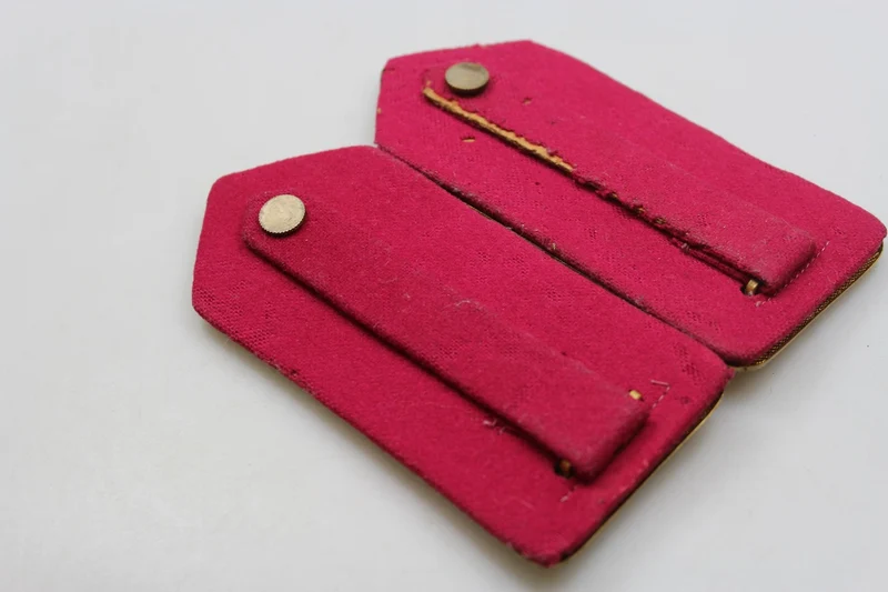 M.34-Schulterpolster mit WW2-Goldplatte