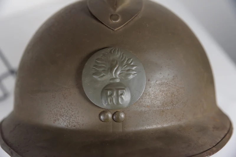 Adrian Französischer M.26 Infanteriehelm mit WH-Headset