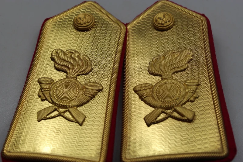 M.34-Schulterpolster mit WW2-Goldplatte