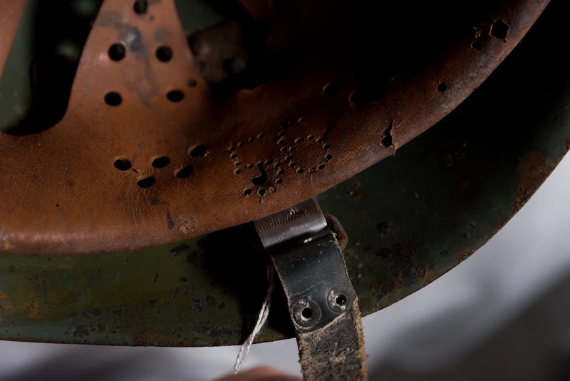 Helm M.33 4 Löcher "Kuppel"