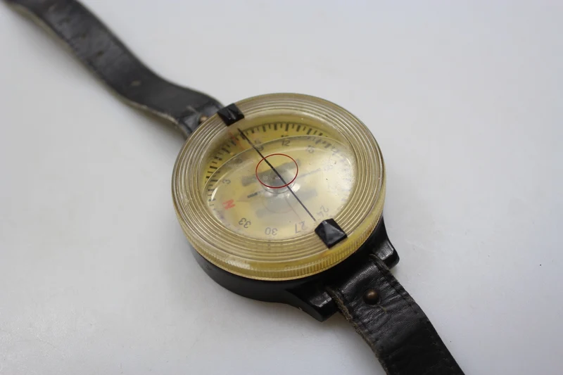 Pilotenkompass AK-39 der Luftwaffe aus dem 2. Weltkrieg