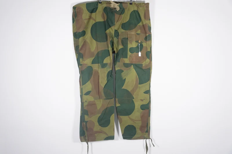 Belgische Armee 50er Windbreaker-Überhose „Mond und Bälle“