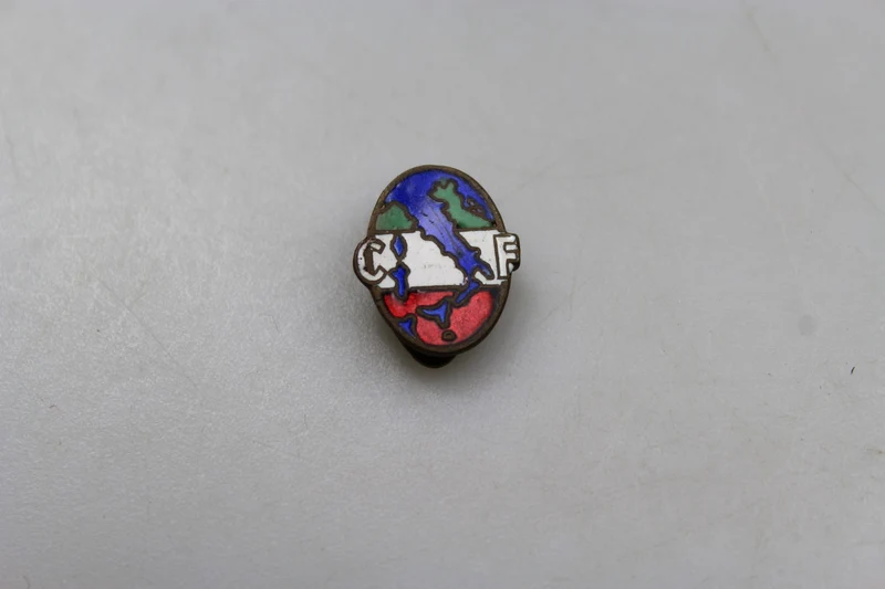 Emaillierte Anstecknadel CF