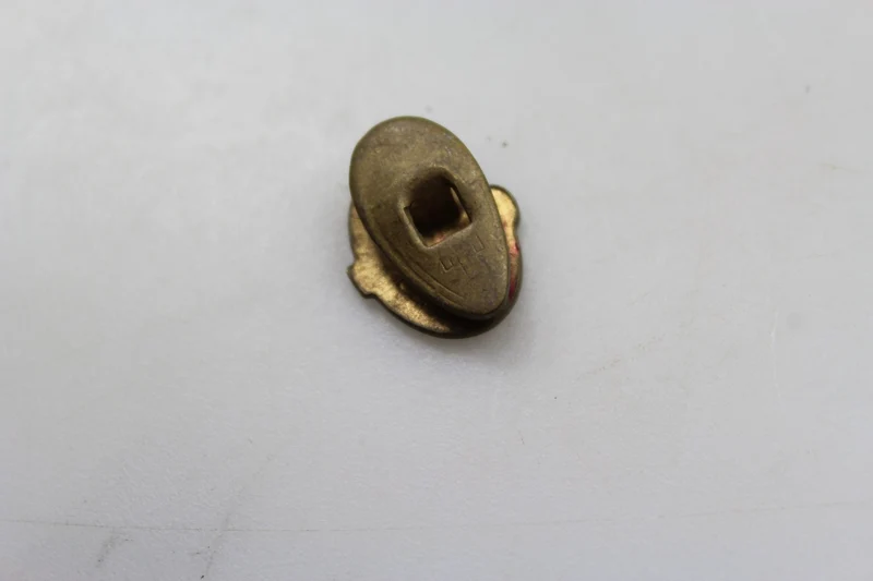 Emaillierte Anstecknadel CF