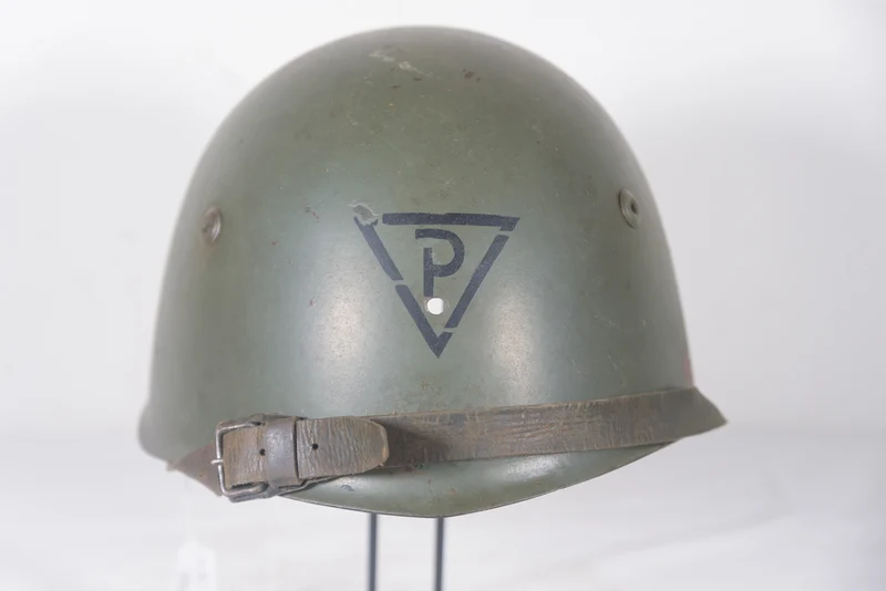 M.33 4-Loch-Helm „Pignone“ – Florenz