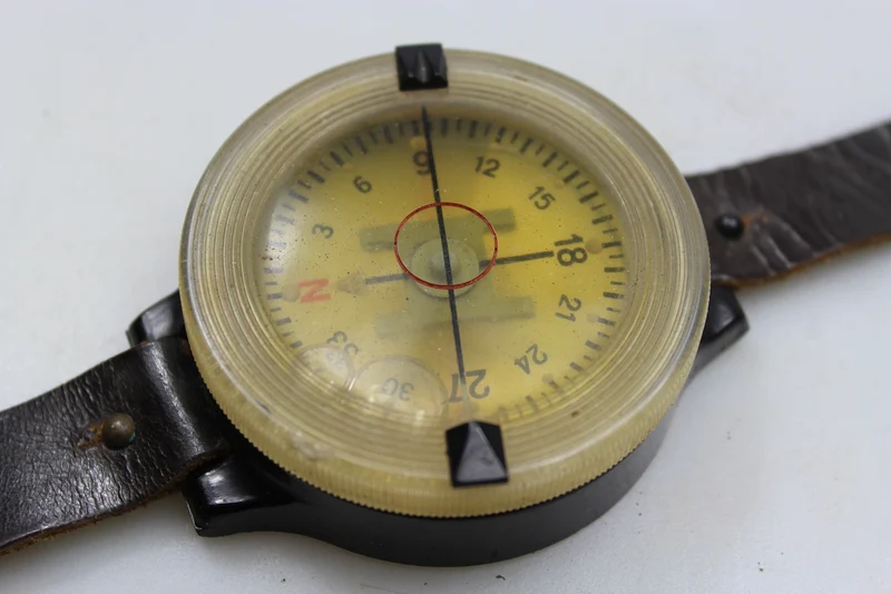 Pilotenkompass AK-39 der Luftwaffe aus dem 2. Weltkrieg