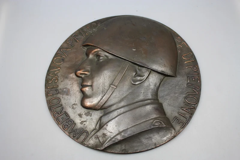 Bronzene Wandtafel „Umberto di Savoia Prinz von Piemont“