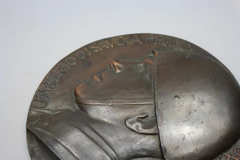 Bronzene Wandtafel „Umberto di Savoia Prinz von Piemont“