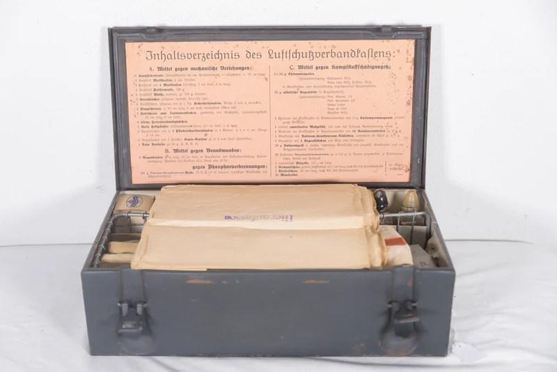 Luftschutz Verbandkasten 2. Weltkrieg