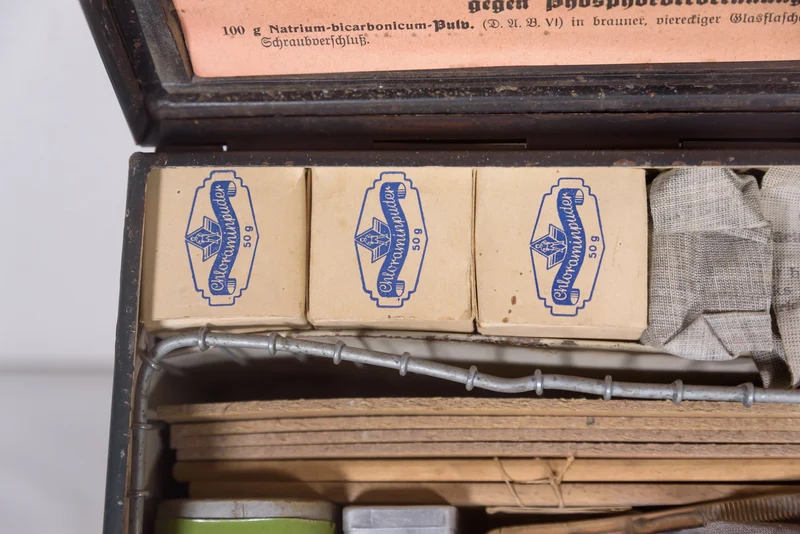 Luftschutz Verbandkasten 2. Weltkrieg