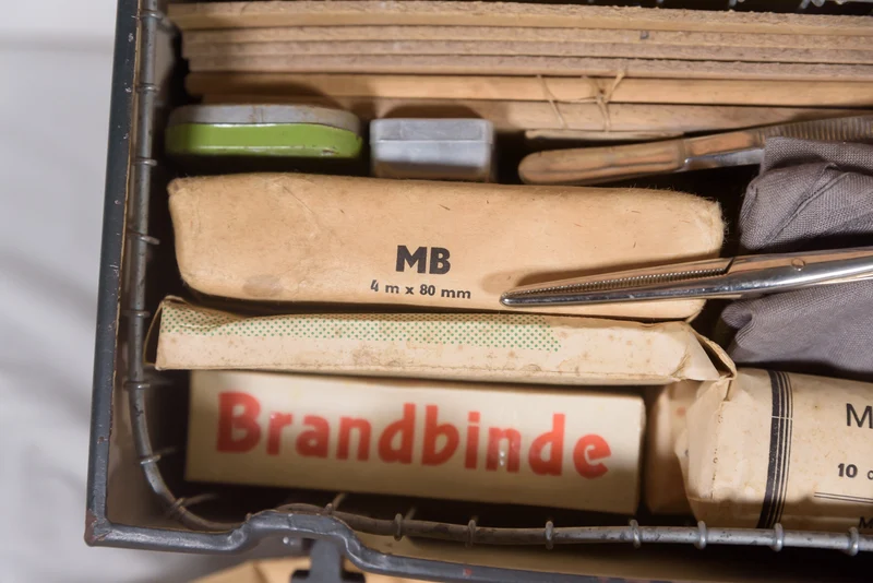 Luftschutz Verbandkasten 2. Weltkrieg